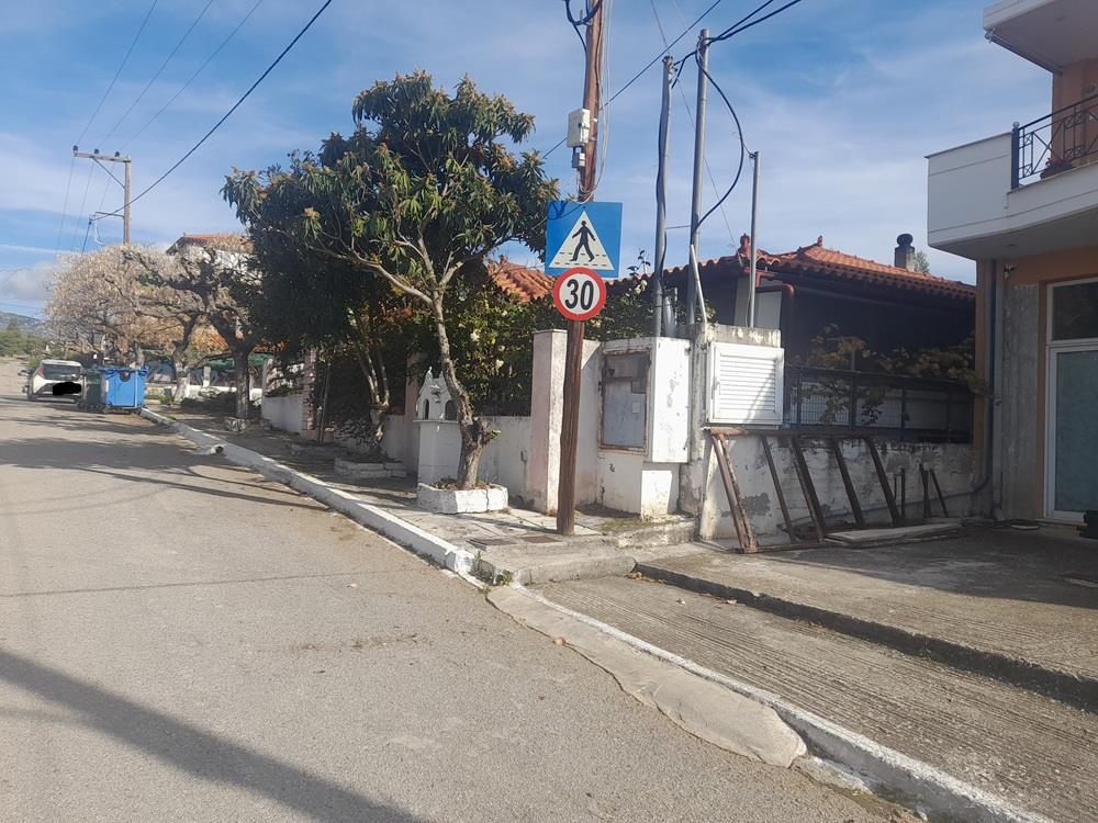 Οικόπεδο με κτίσμα  σε πλειστηριασμό Δήμος Διρφύων - Μεσσαπίων