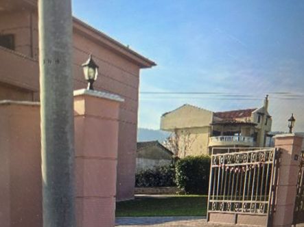 Οικόπεδο με κτίσμα 354.06 sq.m. σε πλειστηριασμό Municipality of Oreokastro