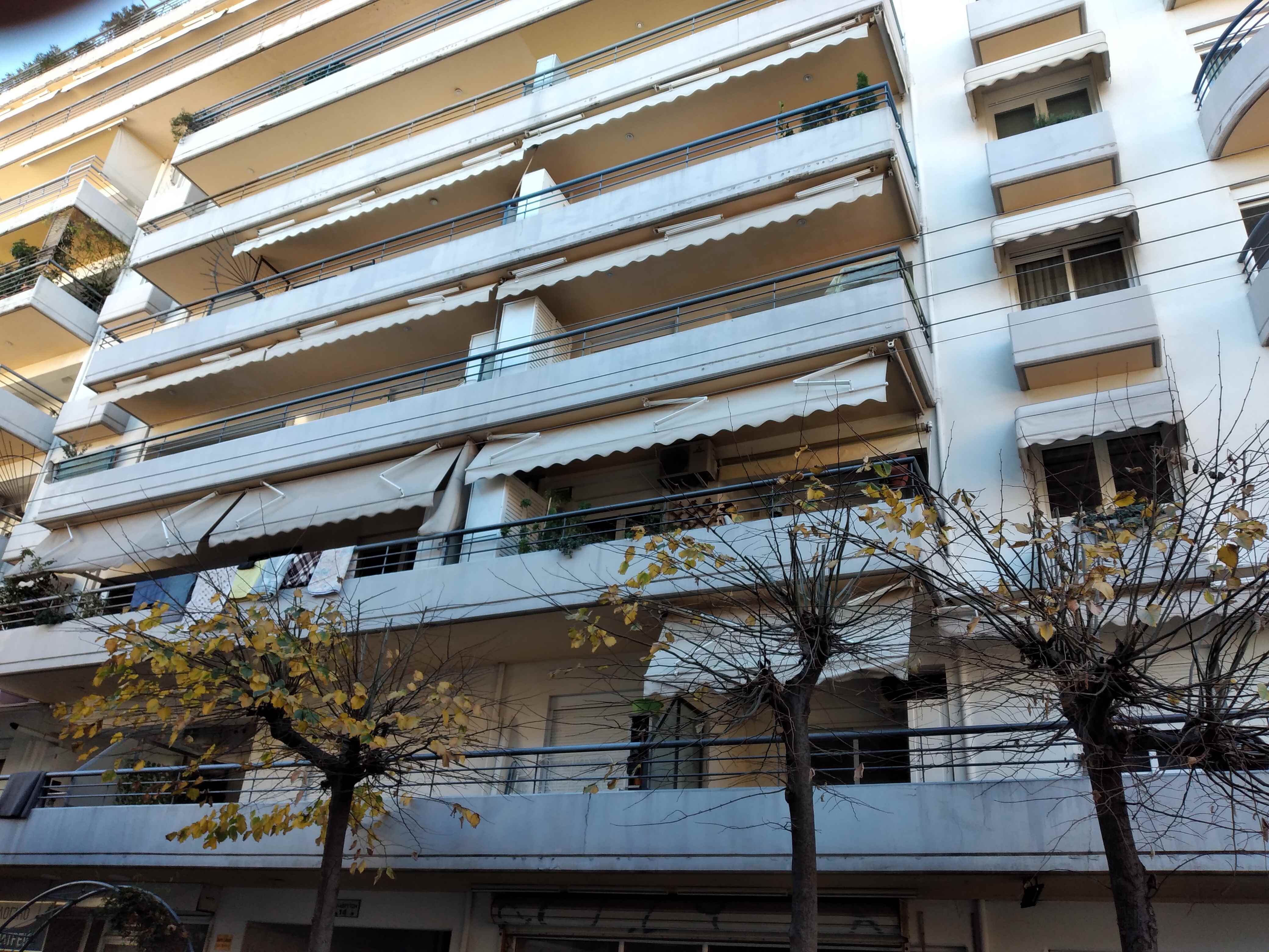 photo1