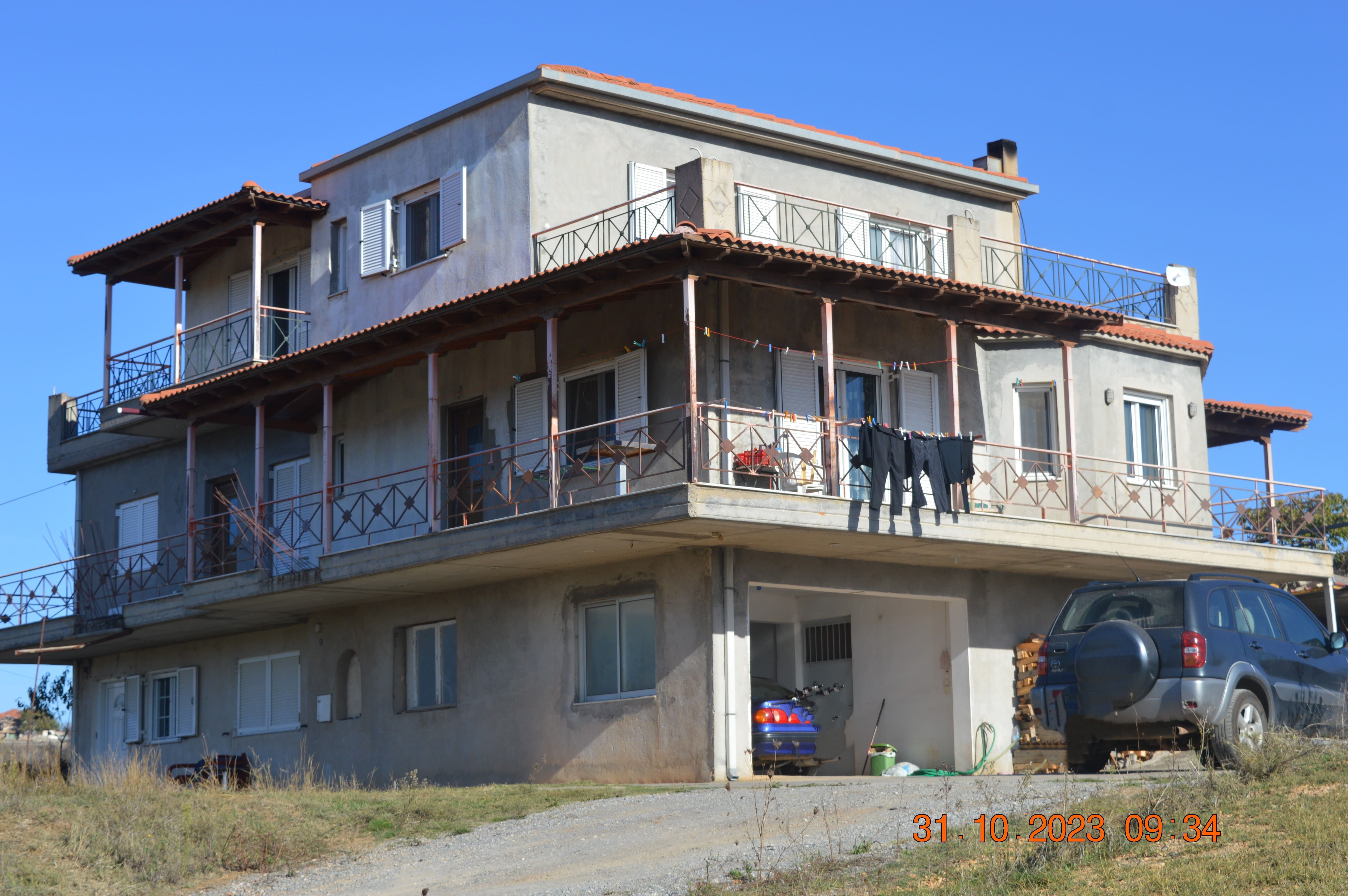 photo1