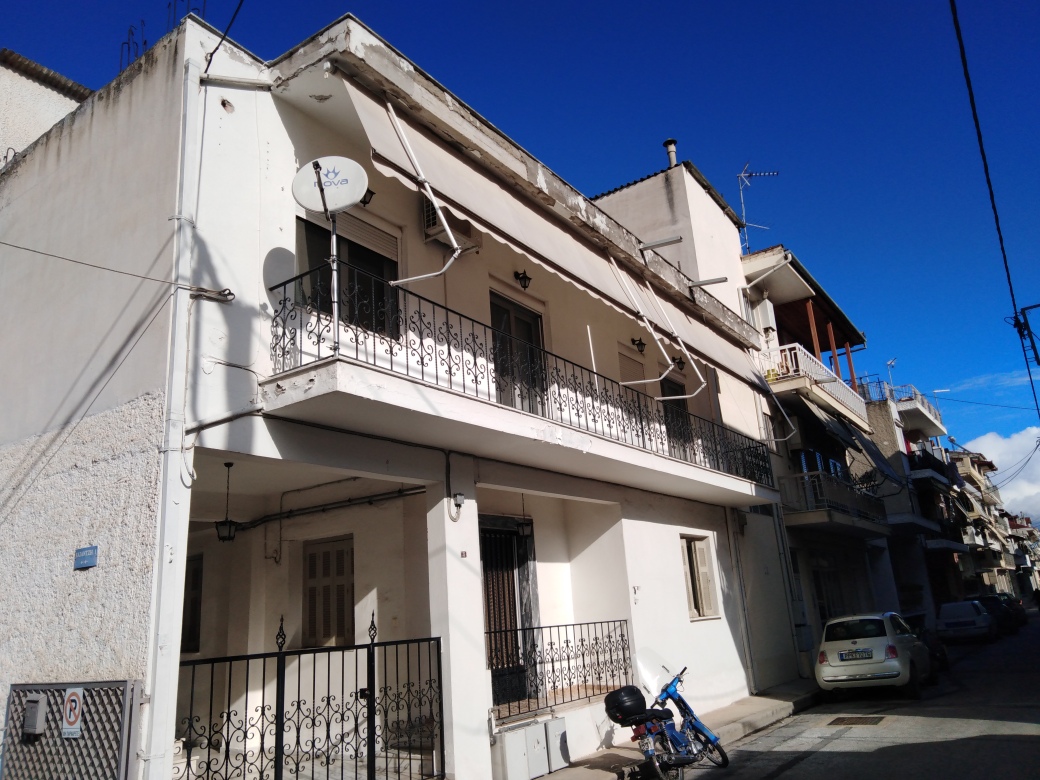 photo1