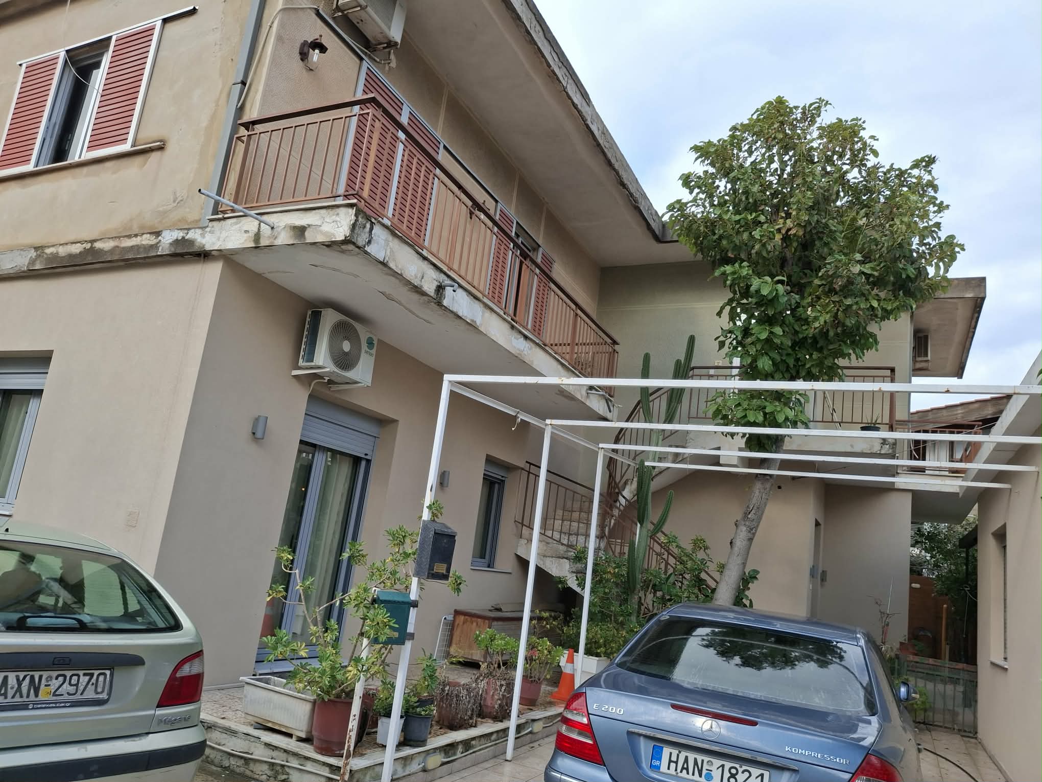 photo1