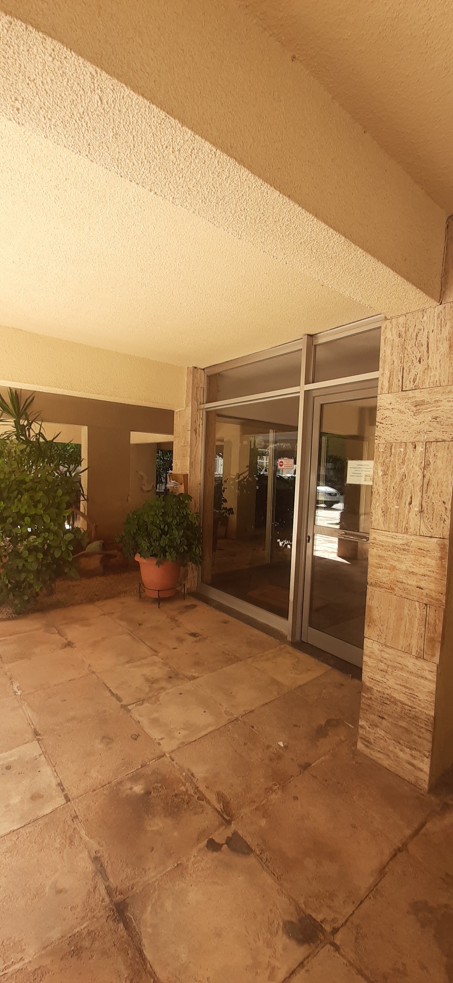 photo1
