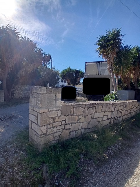 photo1