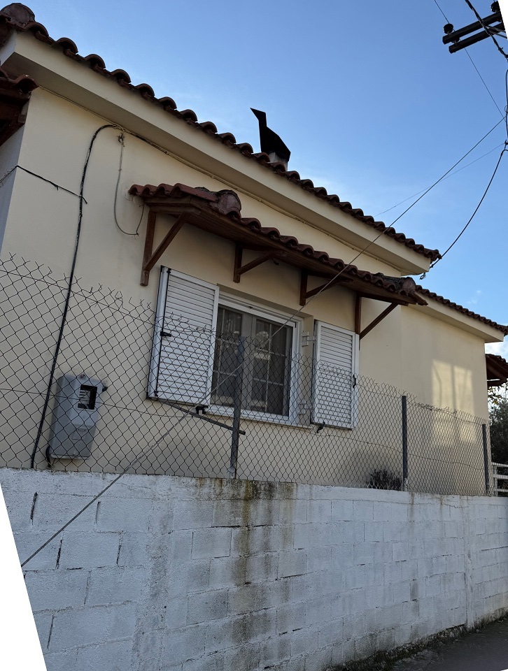 Οικόπεδο με κτίσμα 83.17 τ.μ. σε πλειστηριασμό Δήμος Κορινθίων