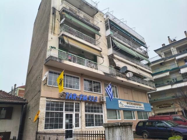 photo1