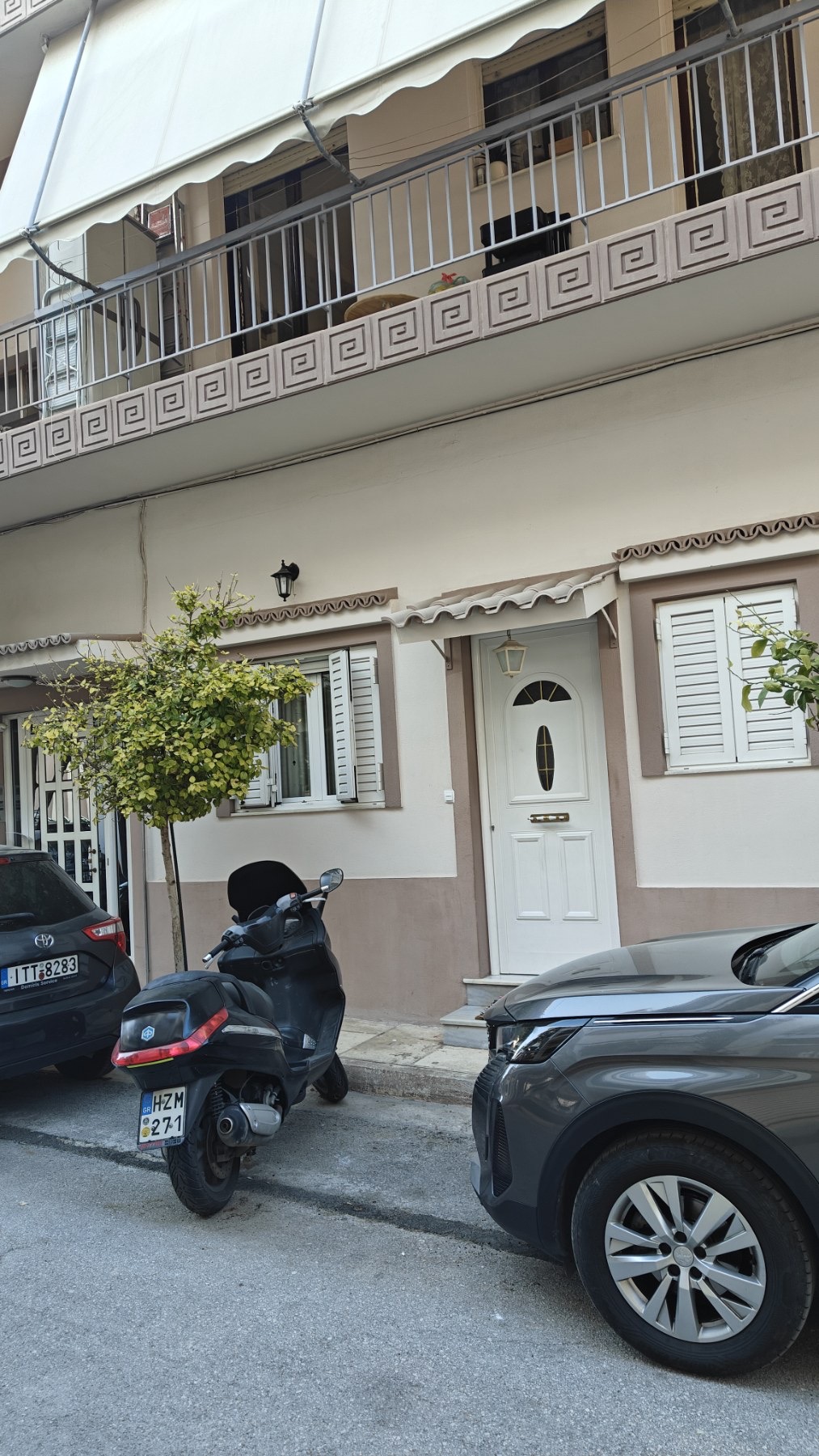 photo1