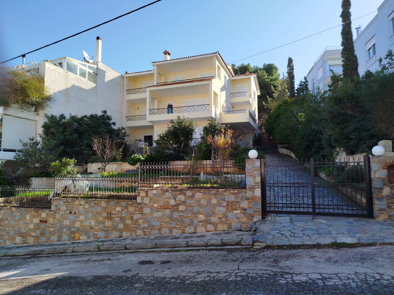 Οικόπεδο με κτίσμα 756 τ.μ. σε πλειστηριασμό Δήμος Σαρωνικού