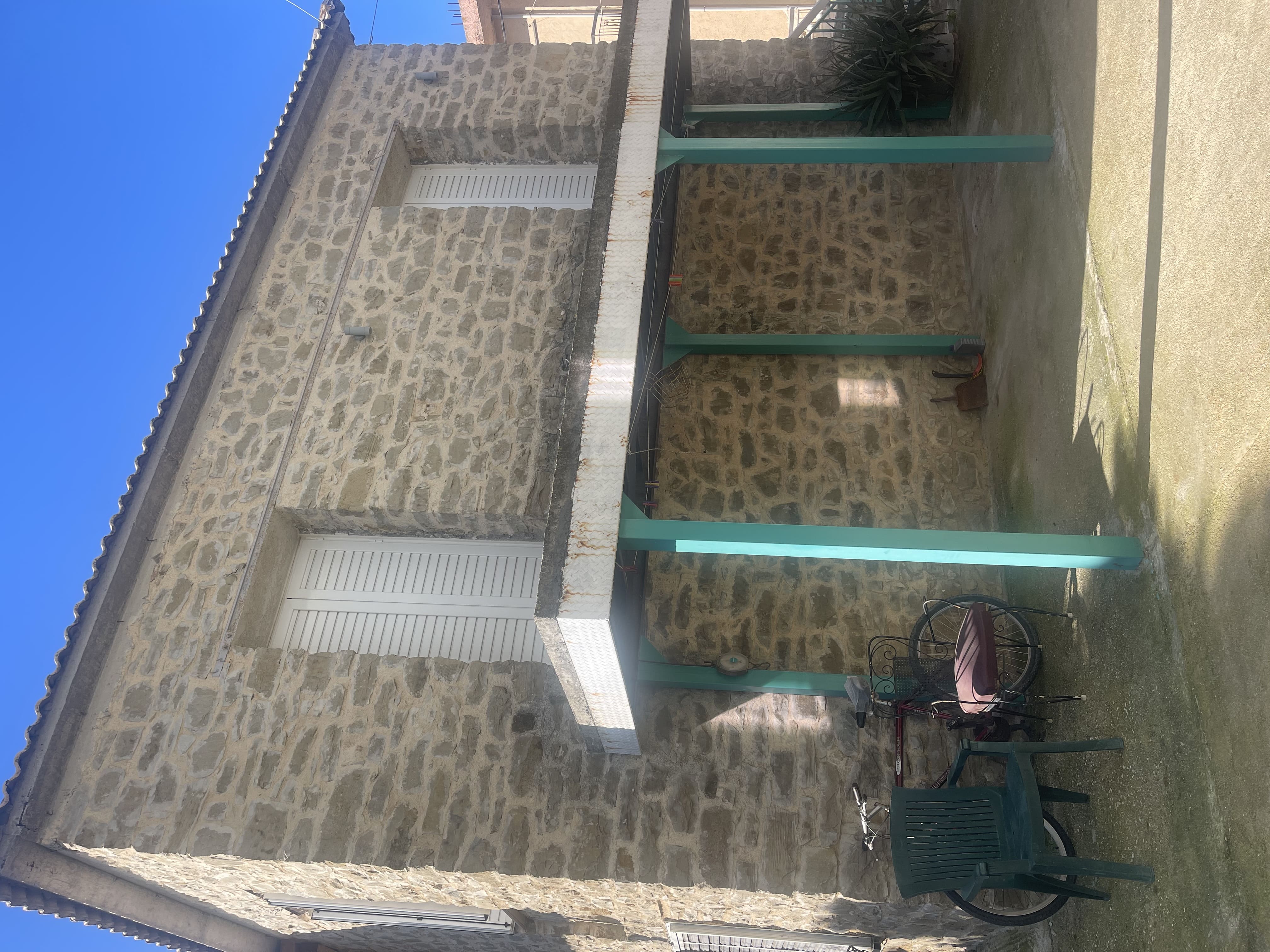 photo1