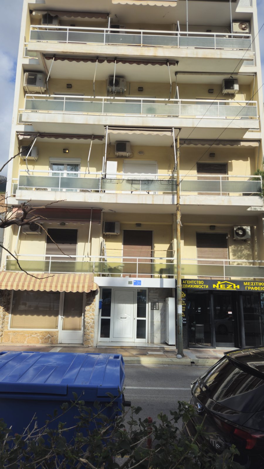 photo1