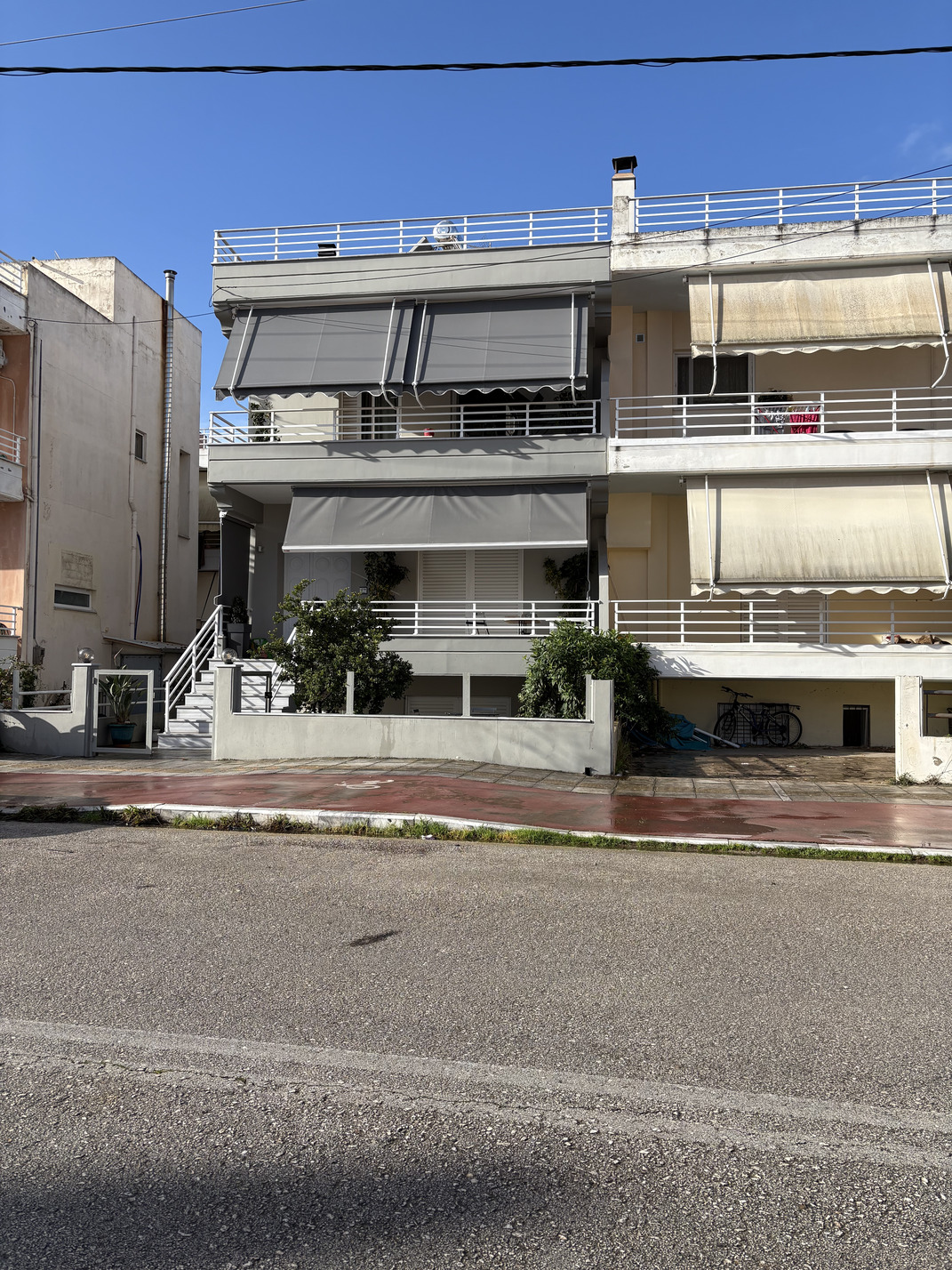 photo1