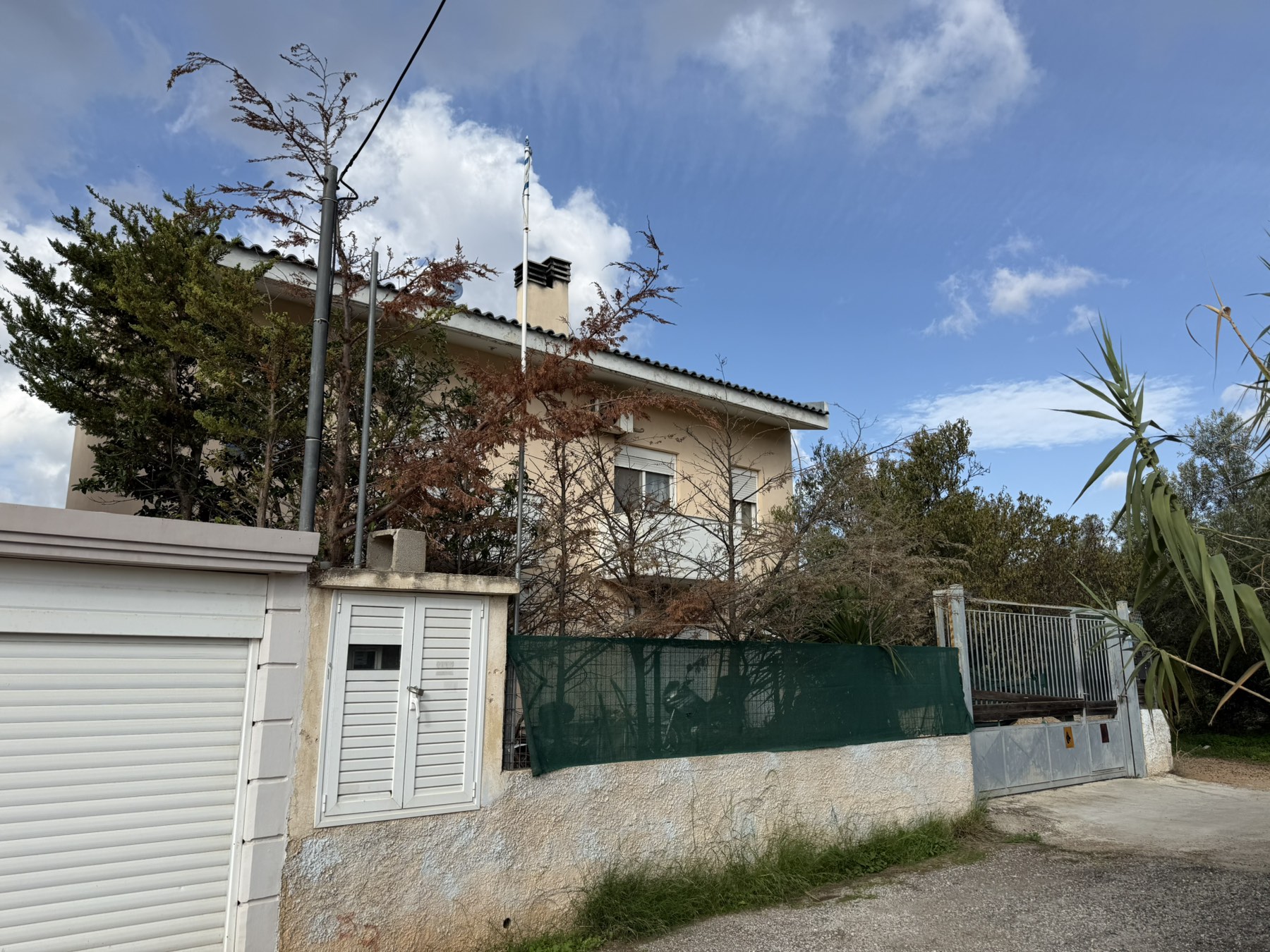 Οικόπεδο με κτίσμα 105.35 τ.μ. σε πλειστηριασμό Δήμος Βάρης - Βούλας - Βουλιαγμένης