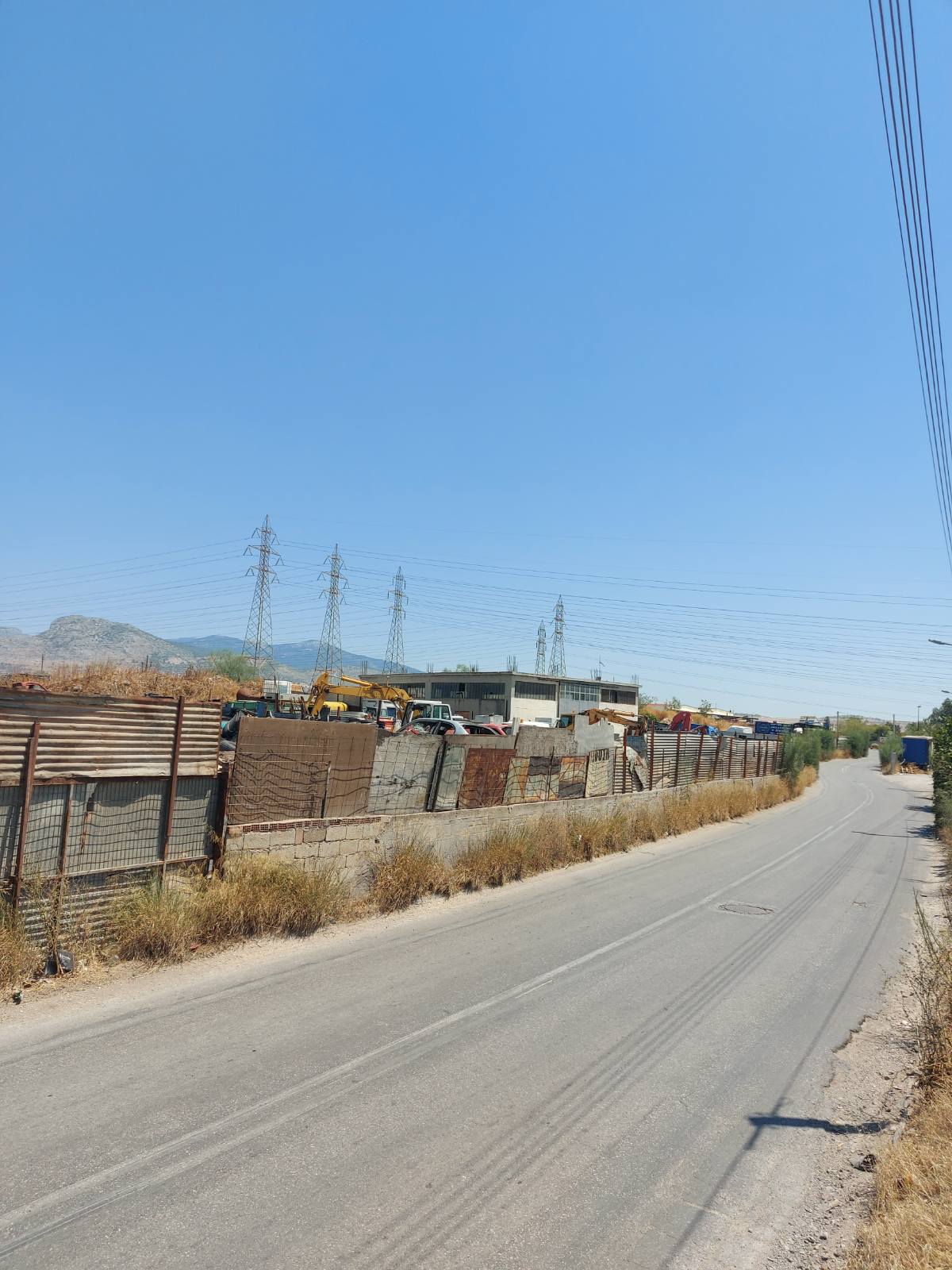 Αγροτεμάχιο με κτίσμα  σε πλειστηριασμό Δήμος Φυλής