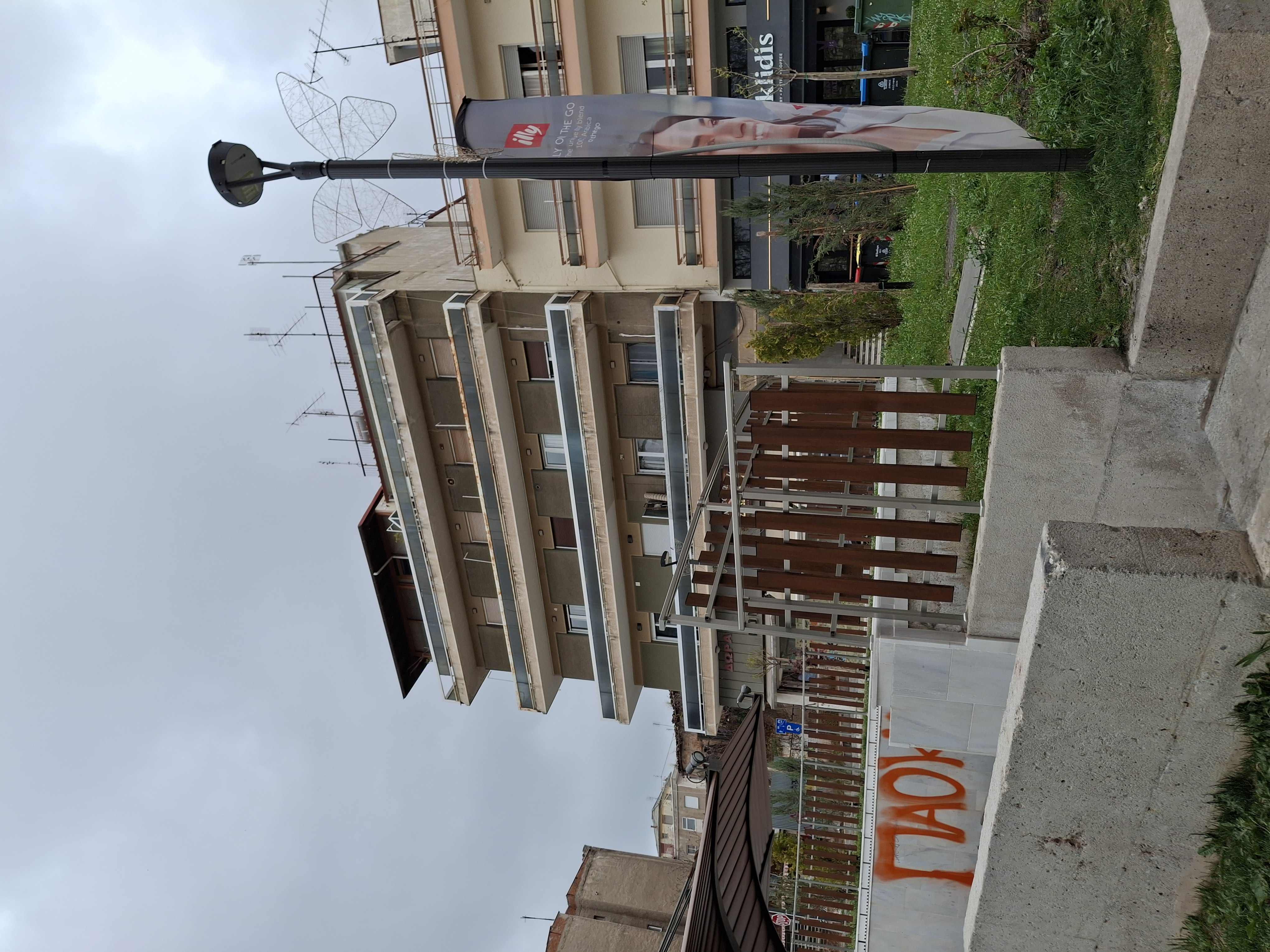 photo1