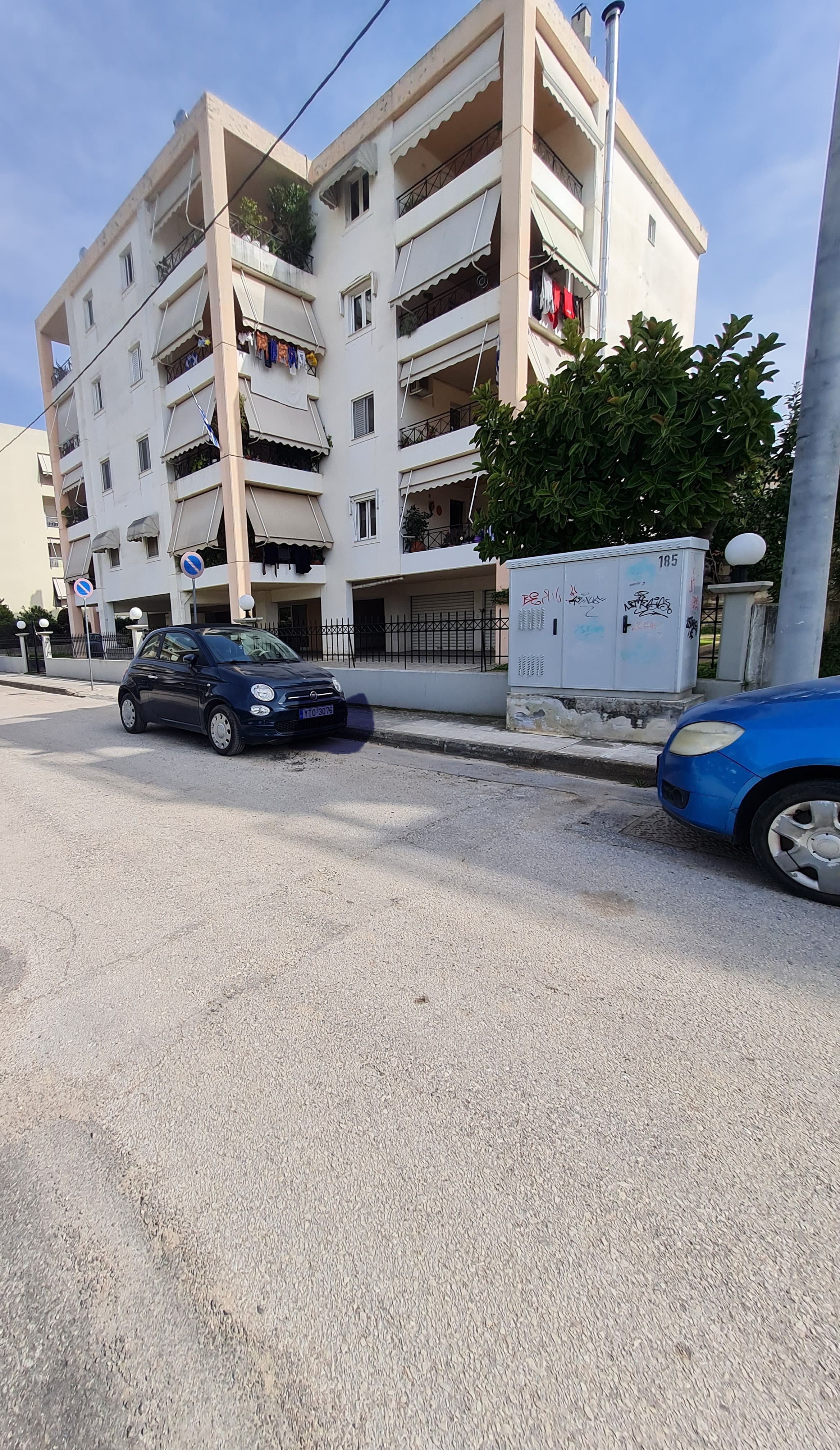 photo1