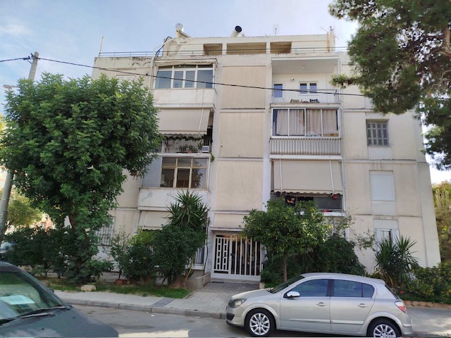 photo1