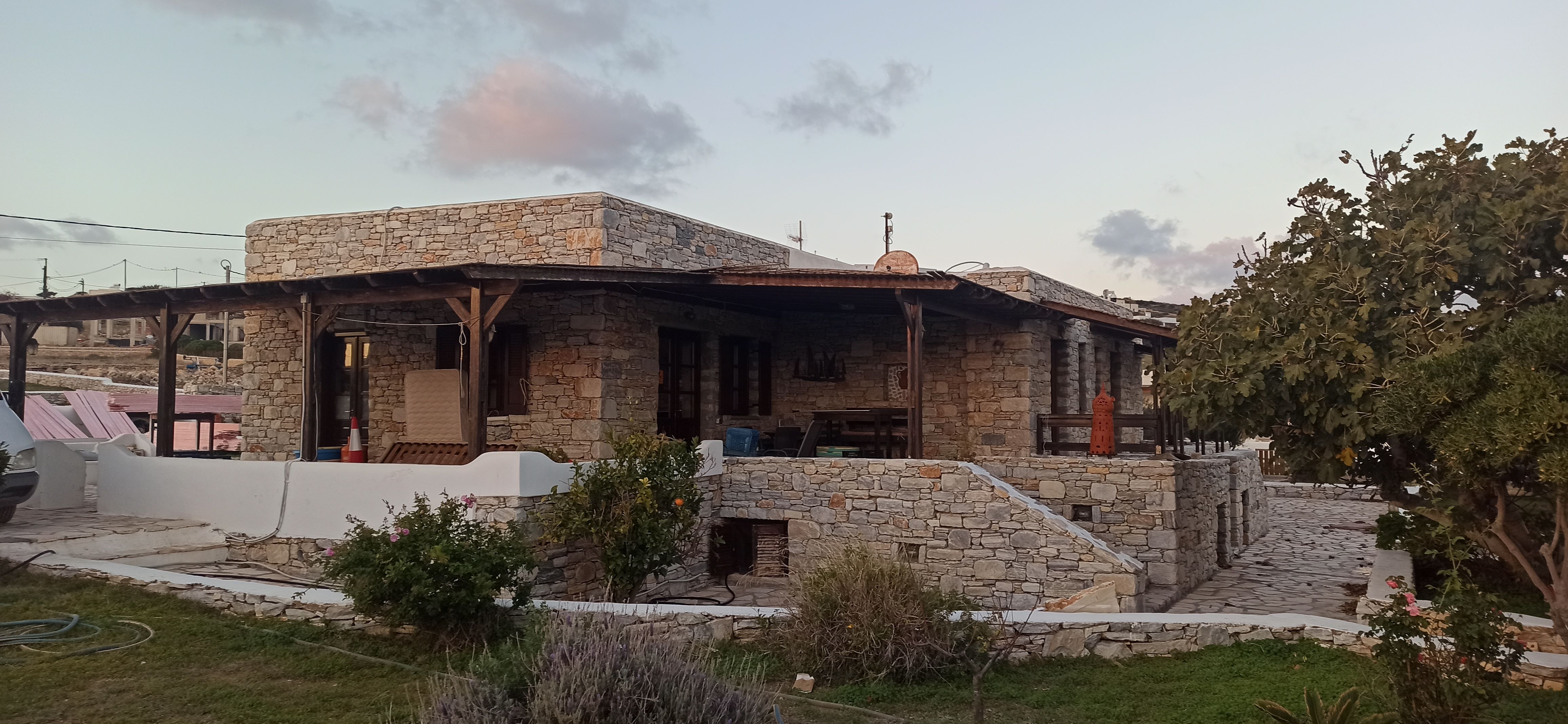 photo1