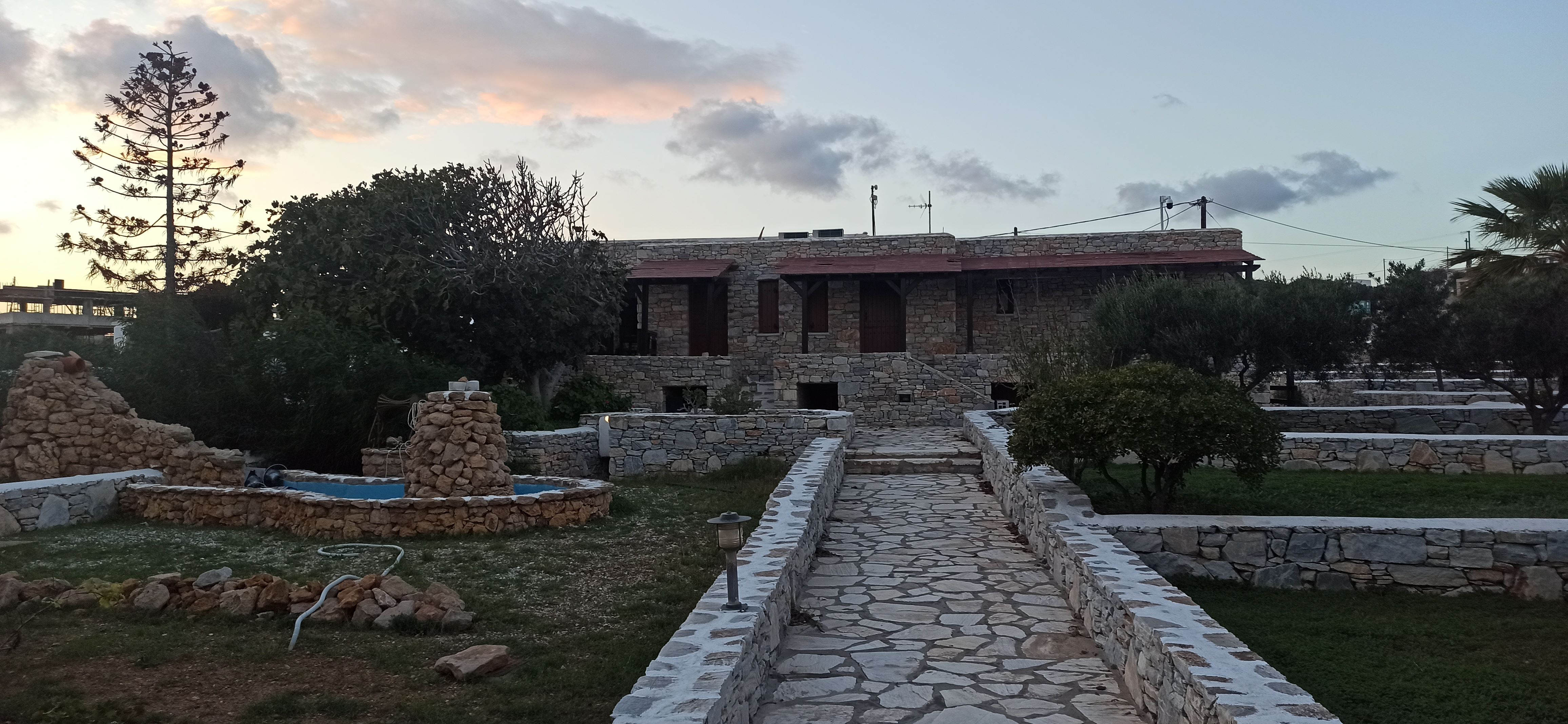 Αγροτεμάχιο με κτίσμα  σε πλειστηριασμό Δήμος Νάξου & Μικρών Κυκλάδων