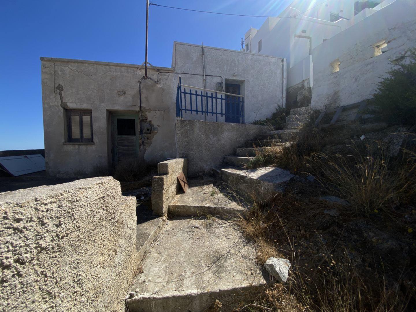 photo1