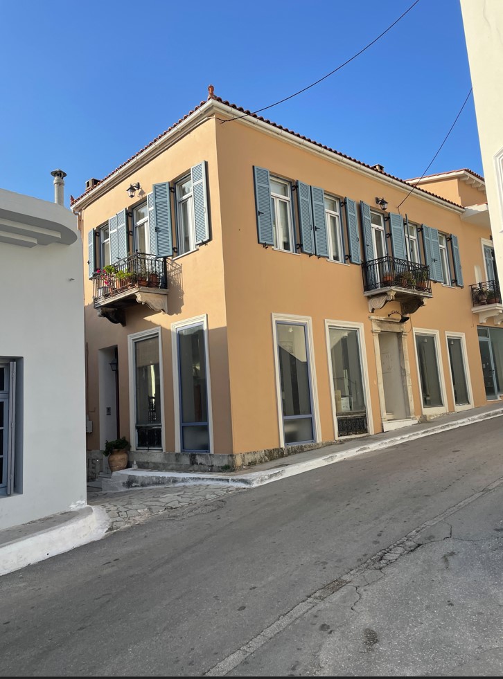 Οικόπεδο με κτίσμα  σε πλειστηριασμό Δήμος Μαντουδίου - Λίμνης - Αγίας Άννας