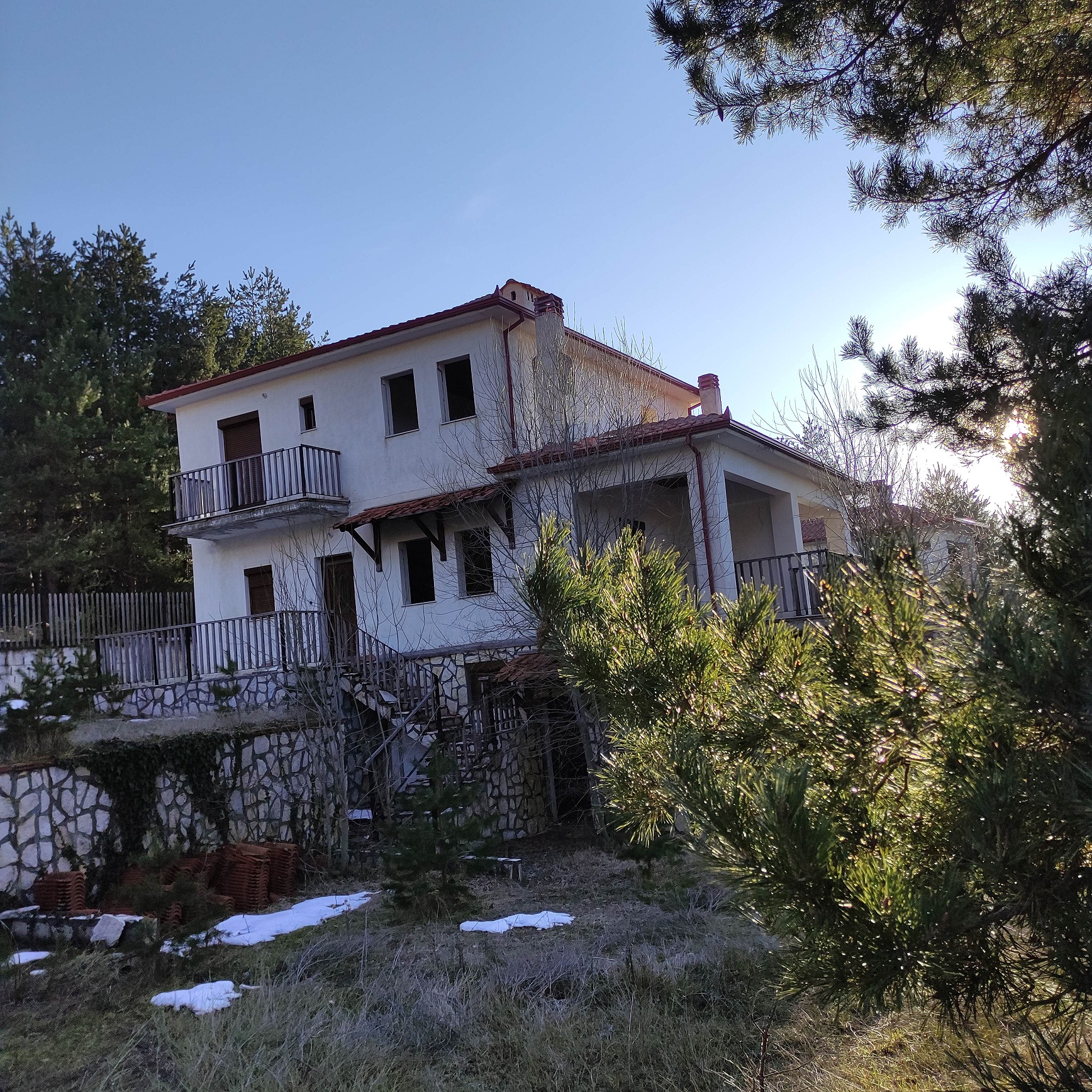 Οικόπεδο με κτίσμα  σε πλειστηριασμό Δήμος Σερβίων - Βελβεντού
