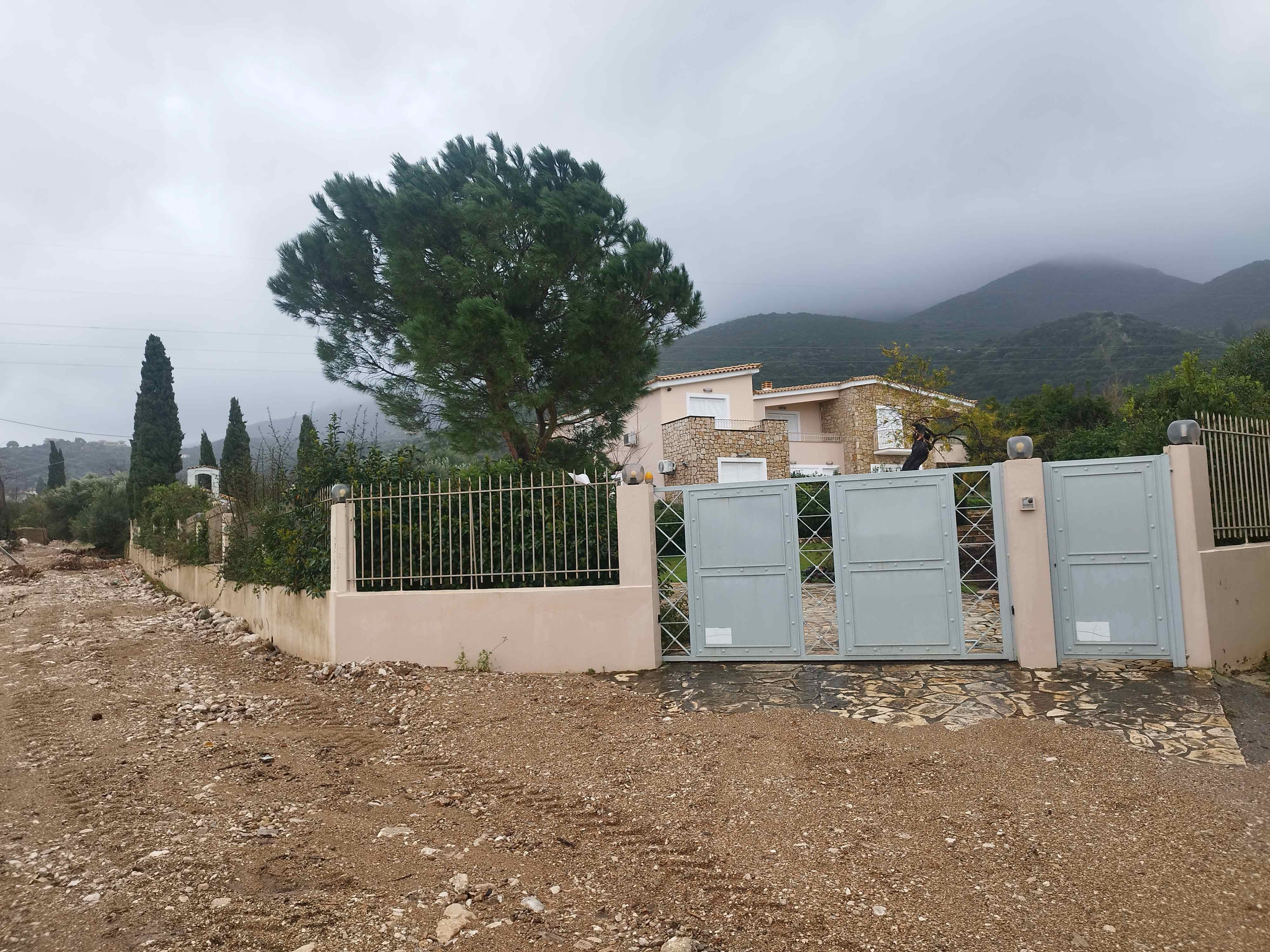 Αγροτεμάχιο με κτίσμα  σε πλειστηριασμό Municipality of Trifylia