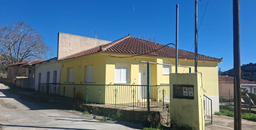 Οικόπεδο με κτίσμα 500 τ.μ. σε πλειστηριασμό Δήμος Σικυωνίων