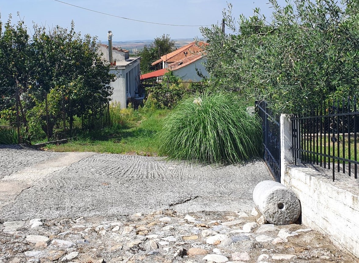 Οικόπεδο με κτίσμα  σε πλειστηριασμό Δήμος Νέας Ζίχνης