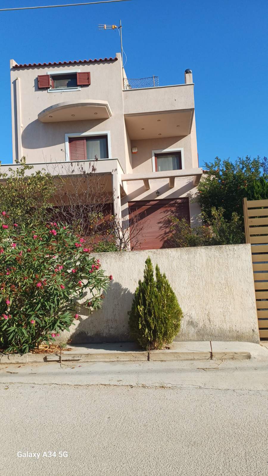 Οικόπεδο με κτίσμα  σε πλειστηριασμό Δήμος Σπάτων - Αρτέμιδος