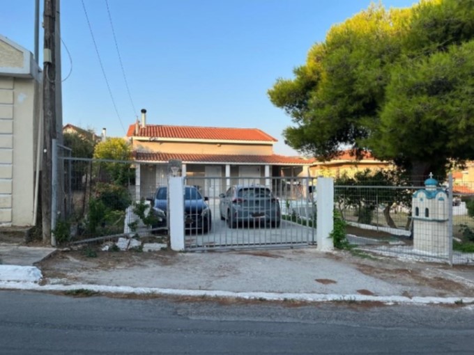 Οικόπεδο με κτίσμα  σε πλειστηριασμό Δήμος Ωρωπού