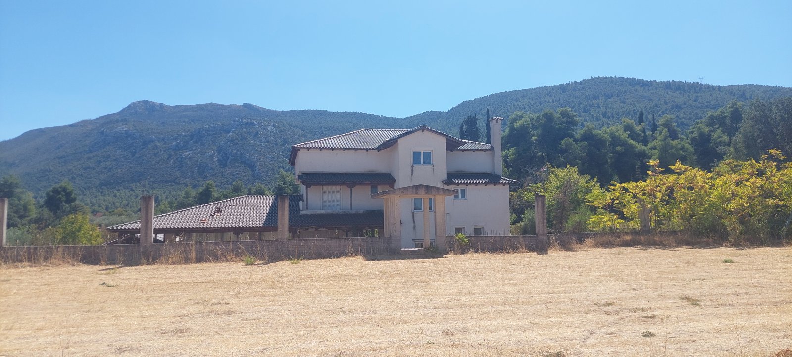 Αγροτεμάχιο με κτίσμα  σε πλειστηριασμό Δήμος Ωρωπού