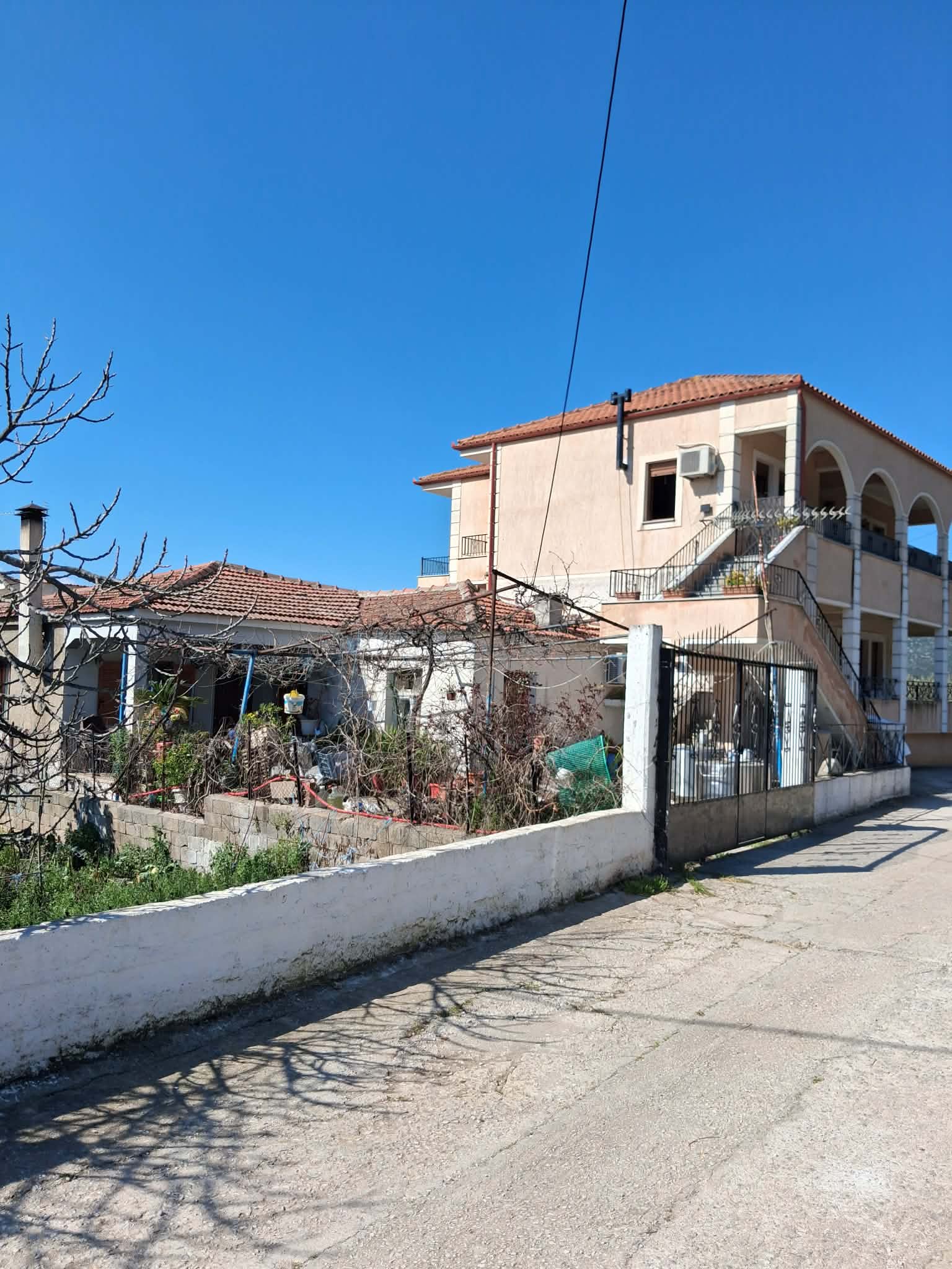 Οικόπεδο με κτίσμα  σε πλειστηριασμό Δήμος Αλμυρού