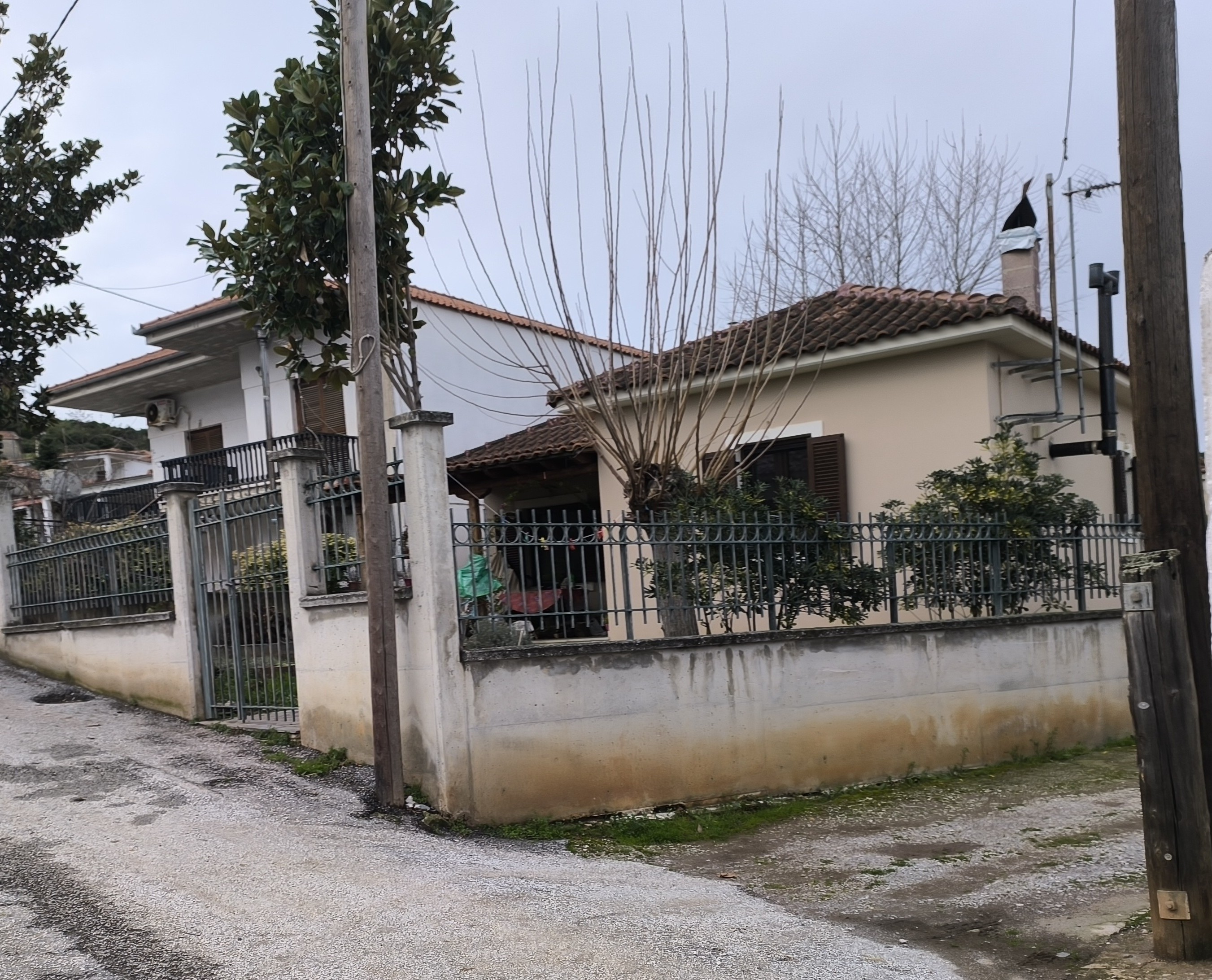 Οικόπεδο με κτίσμα  σε πλειστηριασμό Δήμος Αλμυρού