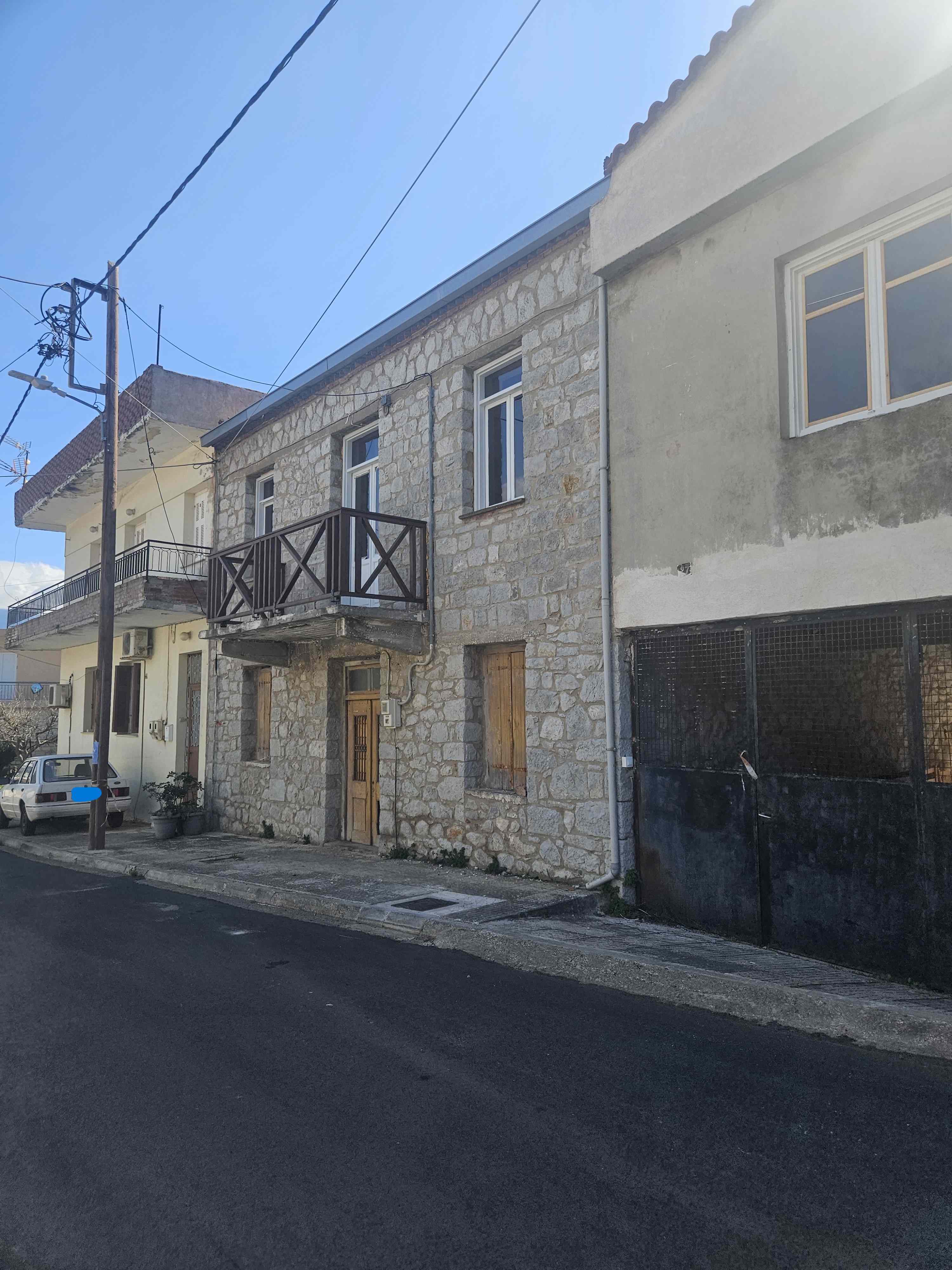 Οικόπεδο με κτίσμα  σε πλειστηριασμό Δήμος Διστόμου-Αράχοβας - Αντίκυρας