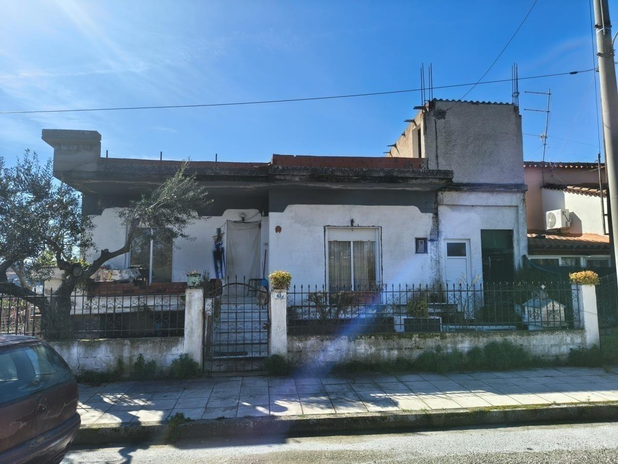 Οικόπεδο με κτίσμα  σε πλειστηριασμό Δήμος Μαρωνείας - Σαπών