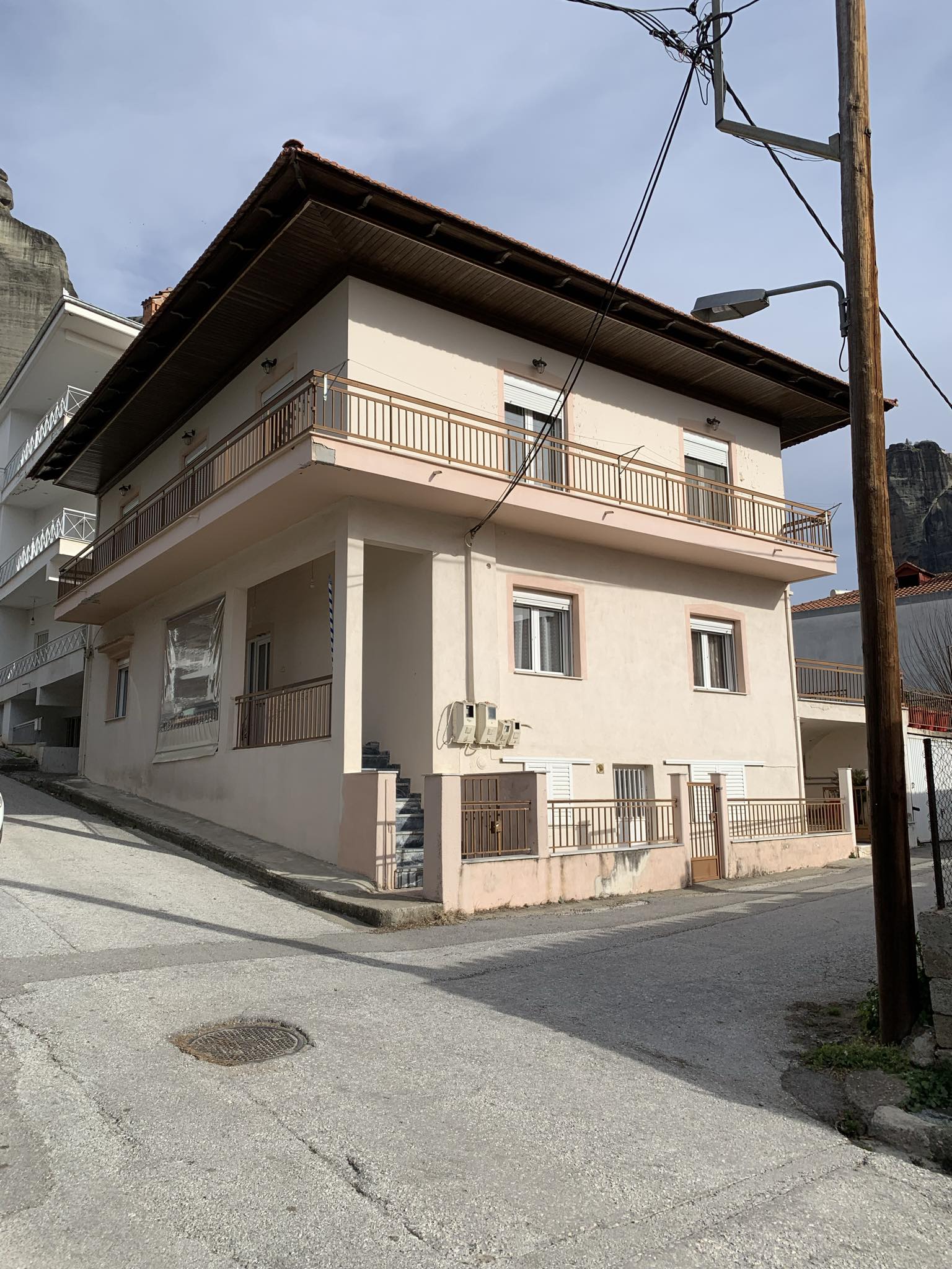 Οικόπεδο με κτίσμα  σε πλειστηριασμό Δήμος Μετεώρων