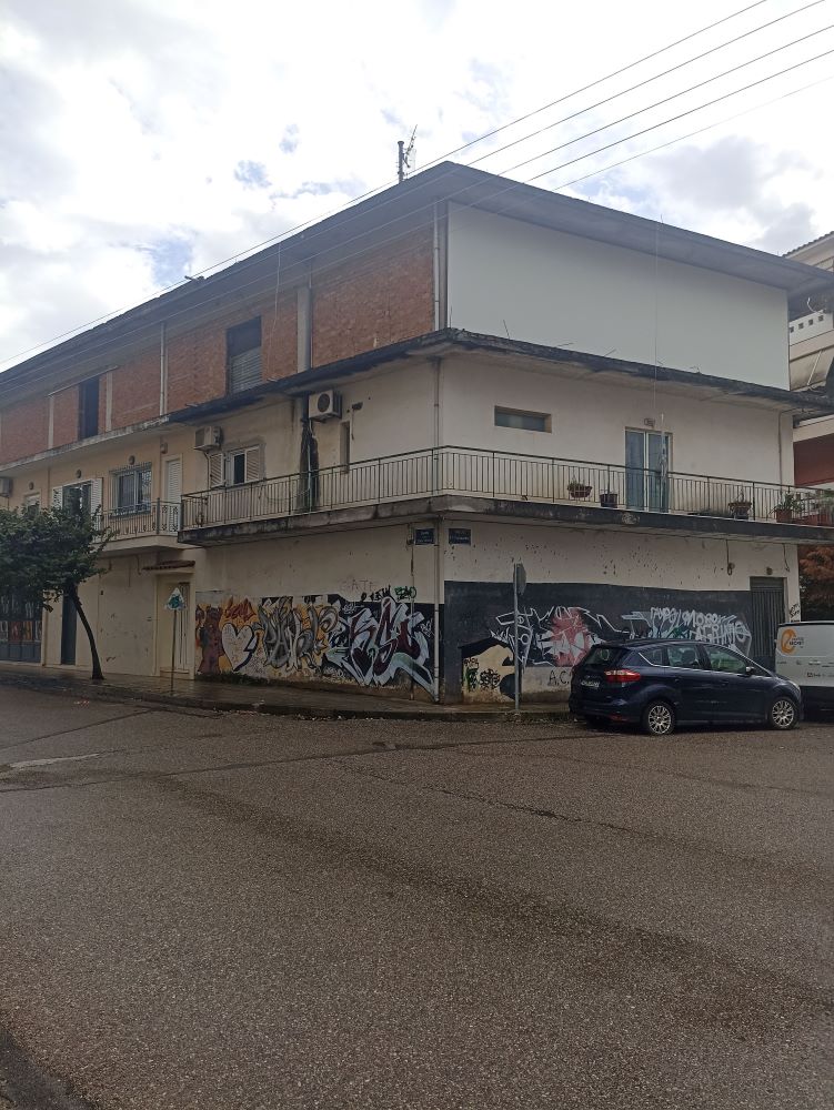 Οικόπεδο με κτίσμα  σε πλειστηριασμό Δήμος Αγρινίου