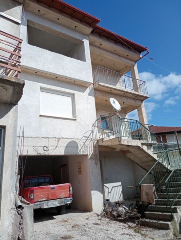 Οικόπεδο με κτίσμα  σε πλειστηριασμό Δήμος Σερβίων - Βελβεντού