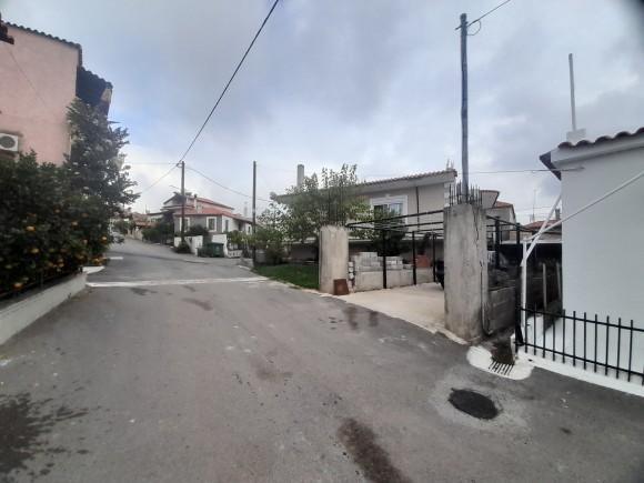 Οικόπεδο με κτίσμα  σε πλειστηριασμό Δήμος Μαντουδίου - Λίμνης - Αγίας Άννας