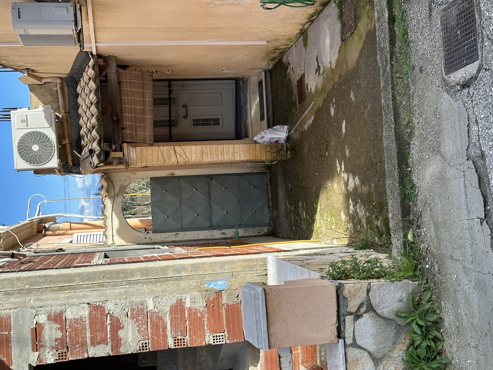 Οικόπεδο με κτίσμα  σε πλειστηριασμό Δήμος Κέρκυρας