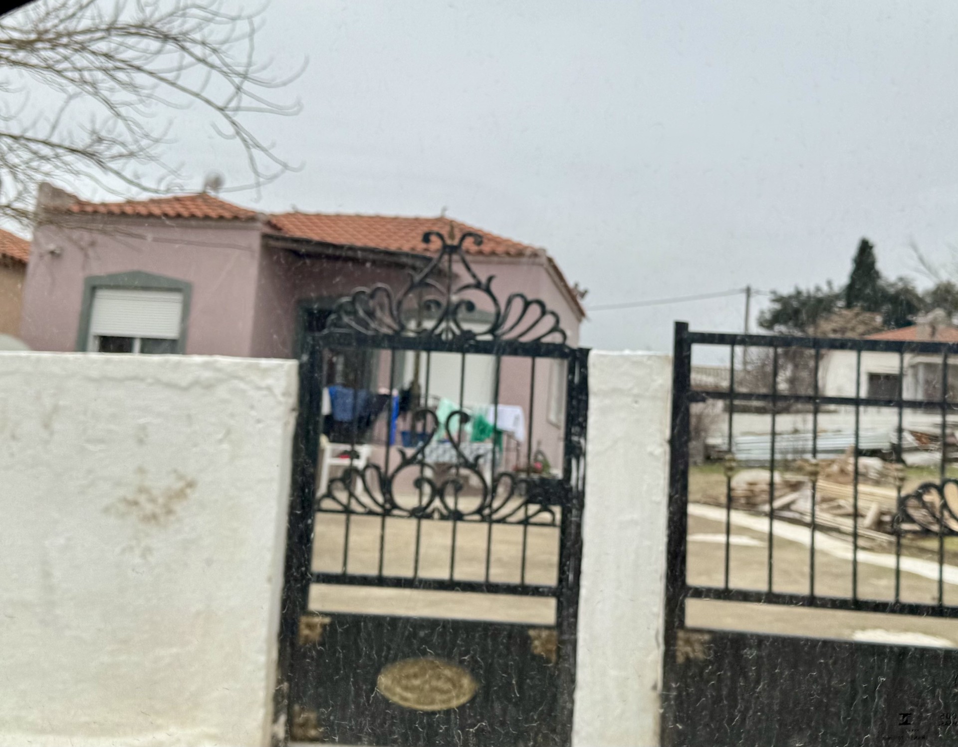 Οικόπεδο με κτίσμα  σε πλειστηριασμό Δήμος Μαρωνείας - Σαπών