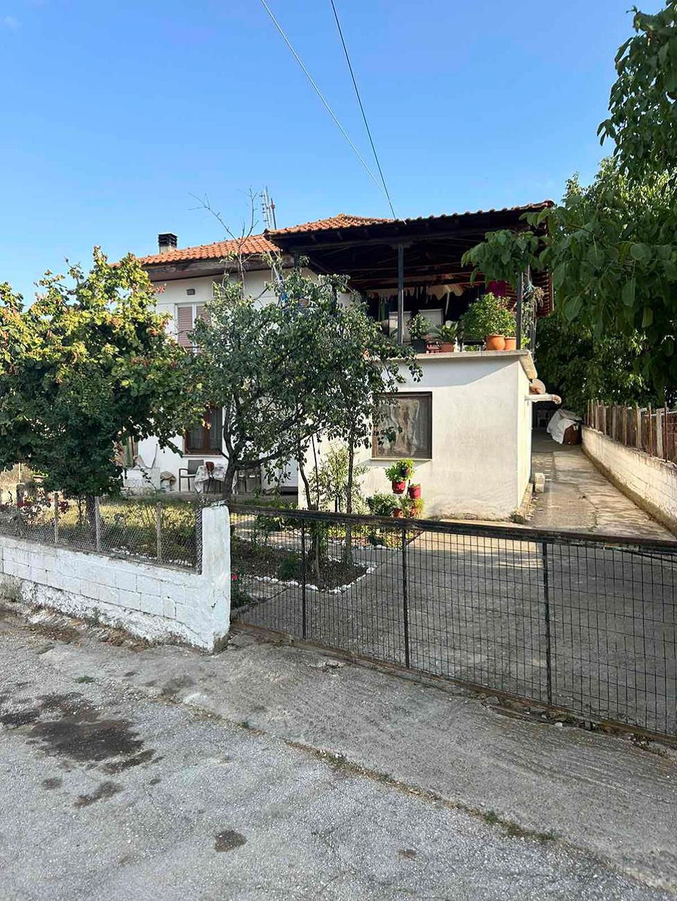 Οικόπεδο με κτίσμα  σε πλειστηριασμό Δήμος Δεσκάτης