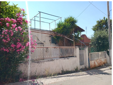 Οικόπεδο με κτίσμα  σε πλειστηριασμό Δήμος Αγίων Αναργύρων - Καματερού