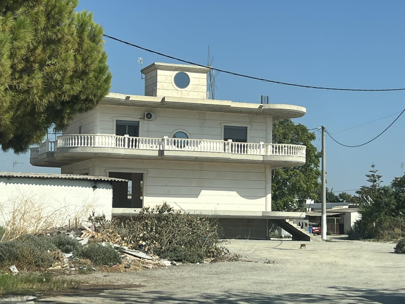 Οικόπεδο με κτίσμα  σε πλειστηριασμό Δήμος Μεγαρέων