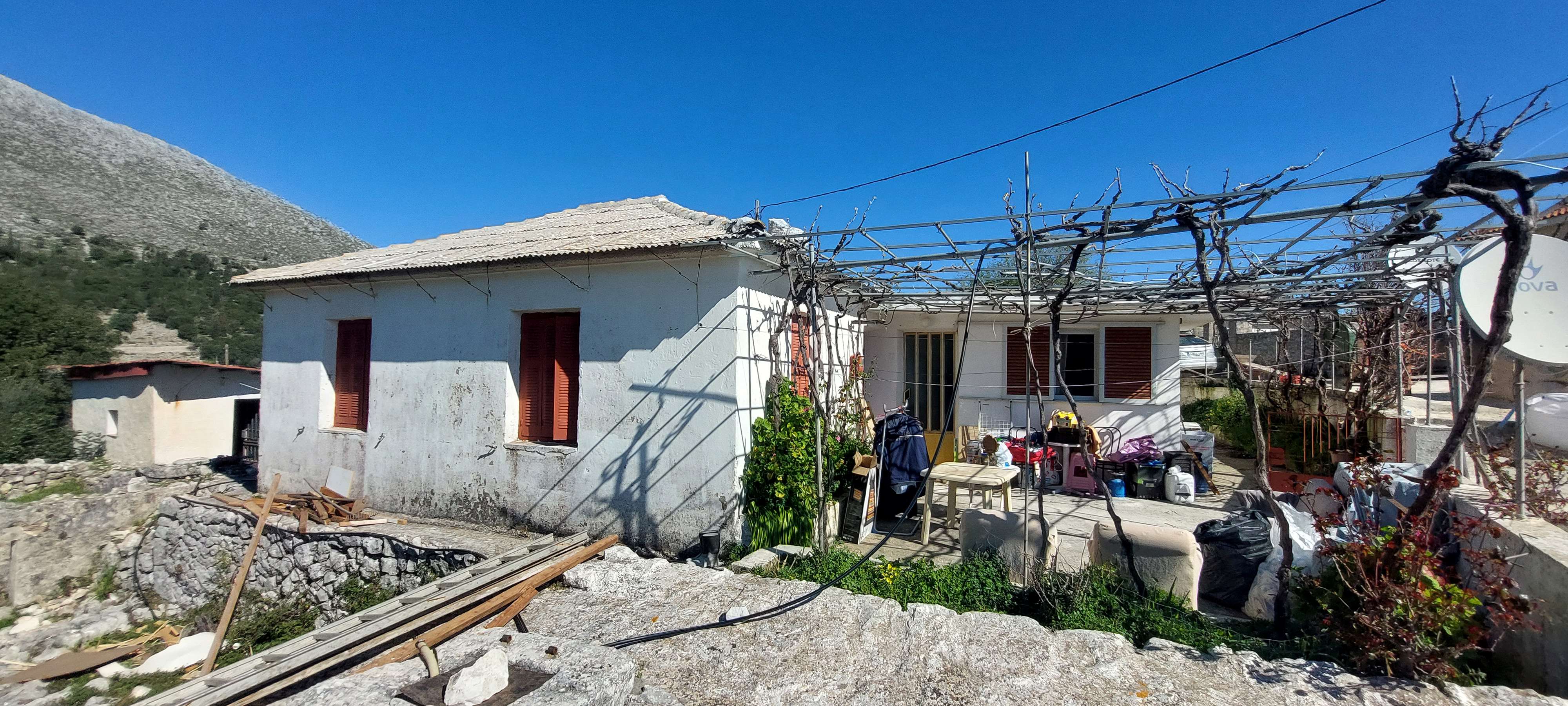 Οικόπεδο με κτίσμα  σε πλειστηριασμό Δήμος Κεφαλονιάς