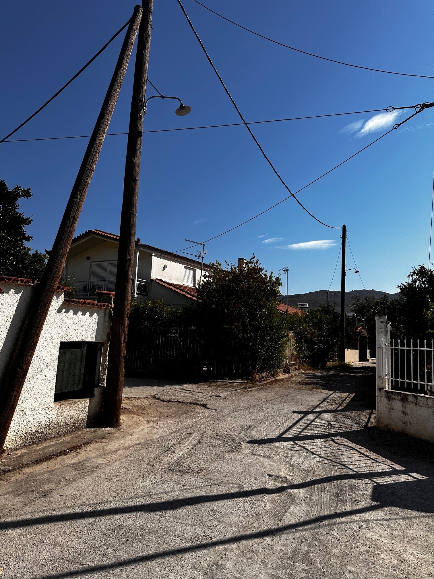 Οικόπεδο με κτίσμα  σε πλειστηριασμό Δήμος Ωρωπού