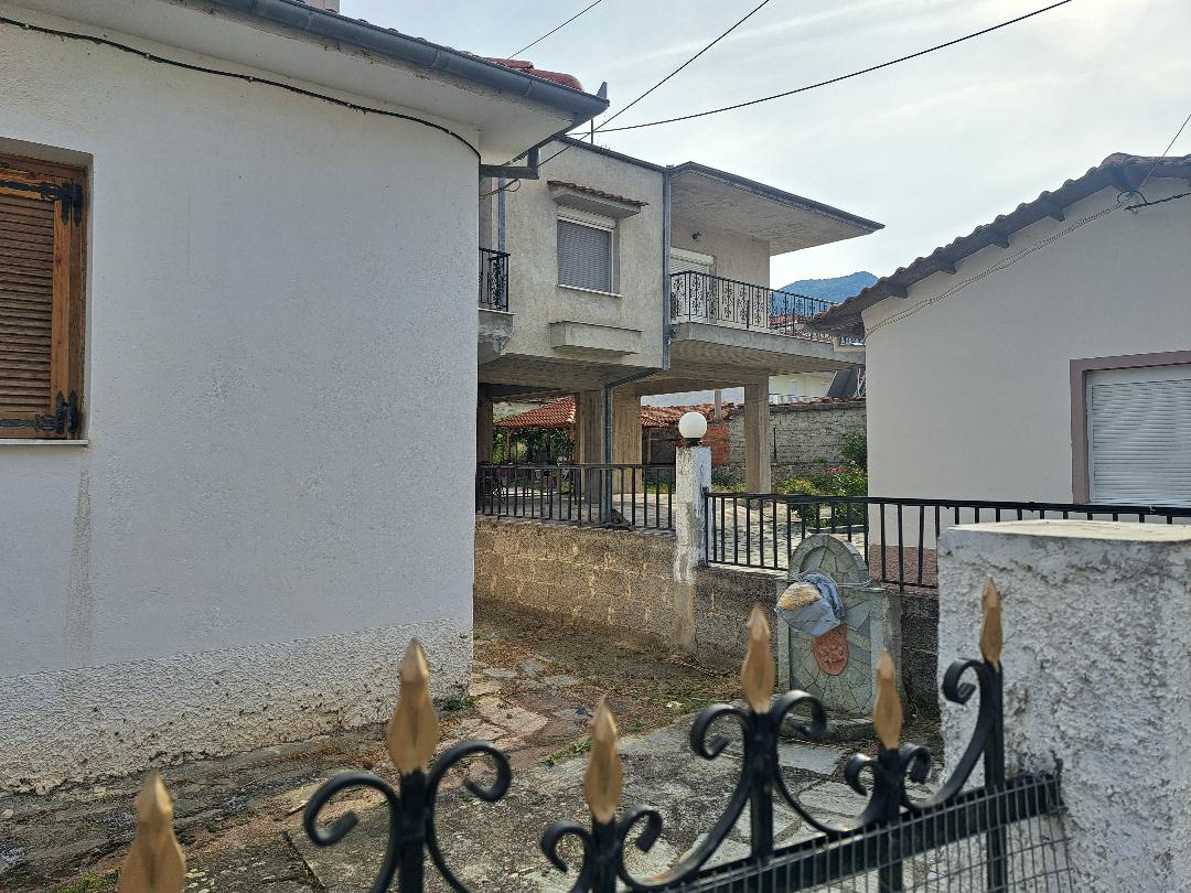 Οικόπεδο με κτίσμα  σε πλειστηριασμό Δήμος Σερβίων - Βελβεντού