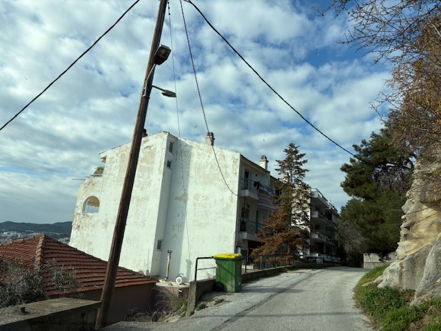photo1
