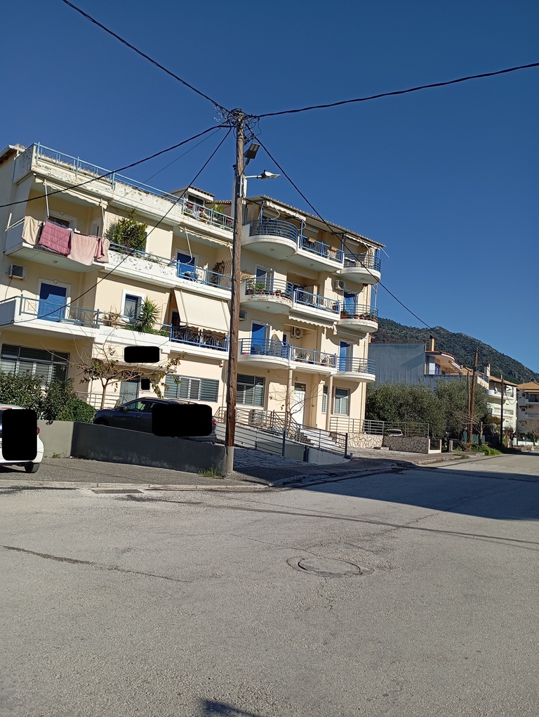 photo1