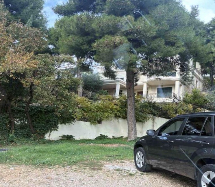 Οικόπεδο με κτίσμα  σε πλειστηριασμό Δήμος Αχαρνών